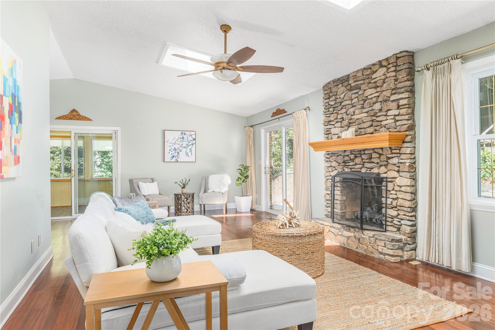 446 Deerhaven Lane — Hendersonville