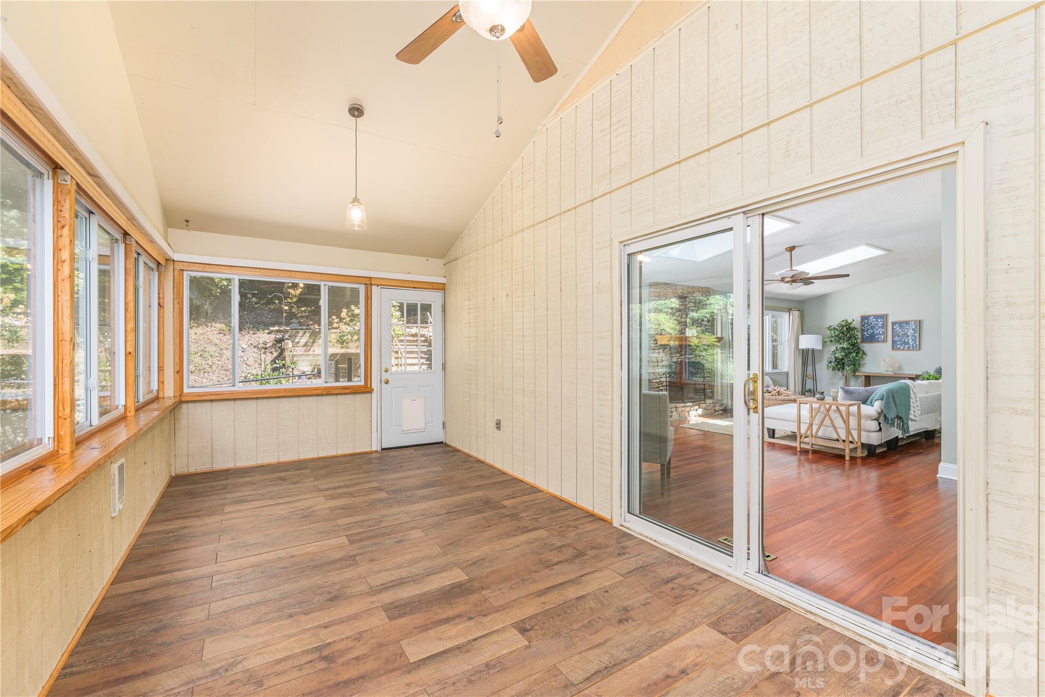446 Deerhaven Lane — Hendersonville