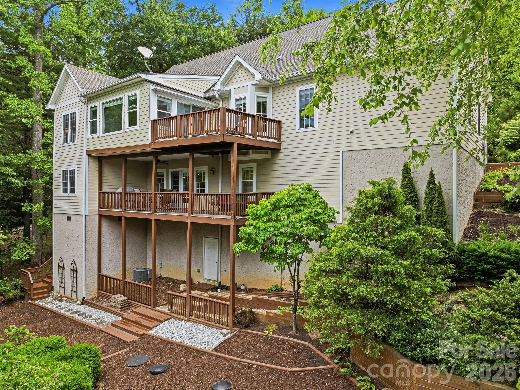 115 Flameleaf Lane — Laurel Park