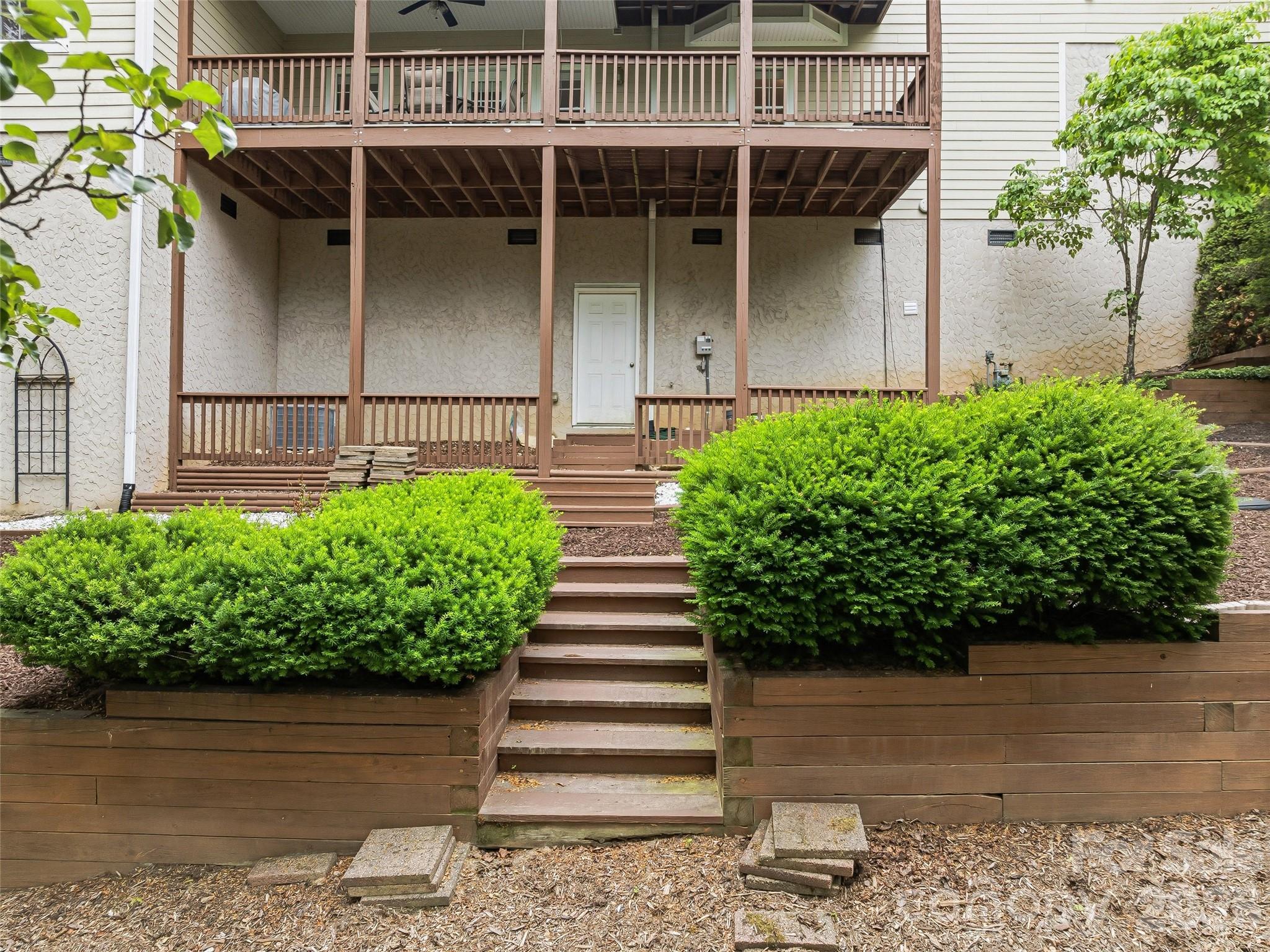 115 Flameleaf Lane — Laurel Park