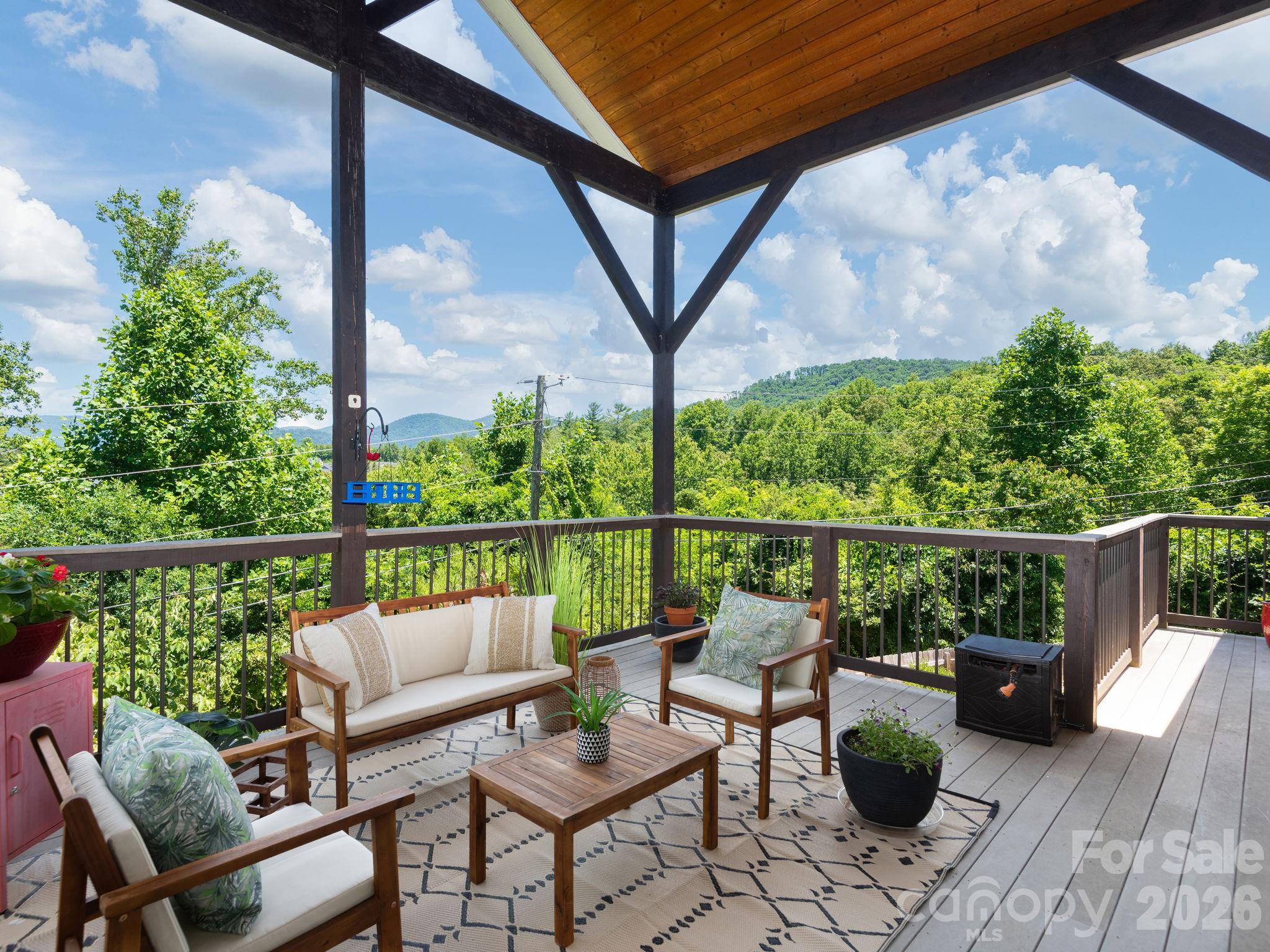 105 Upper Grove Lane — Weaverville
