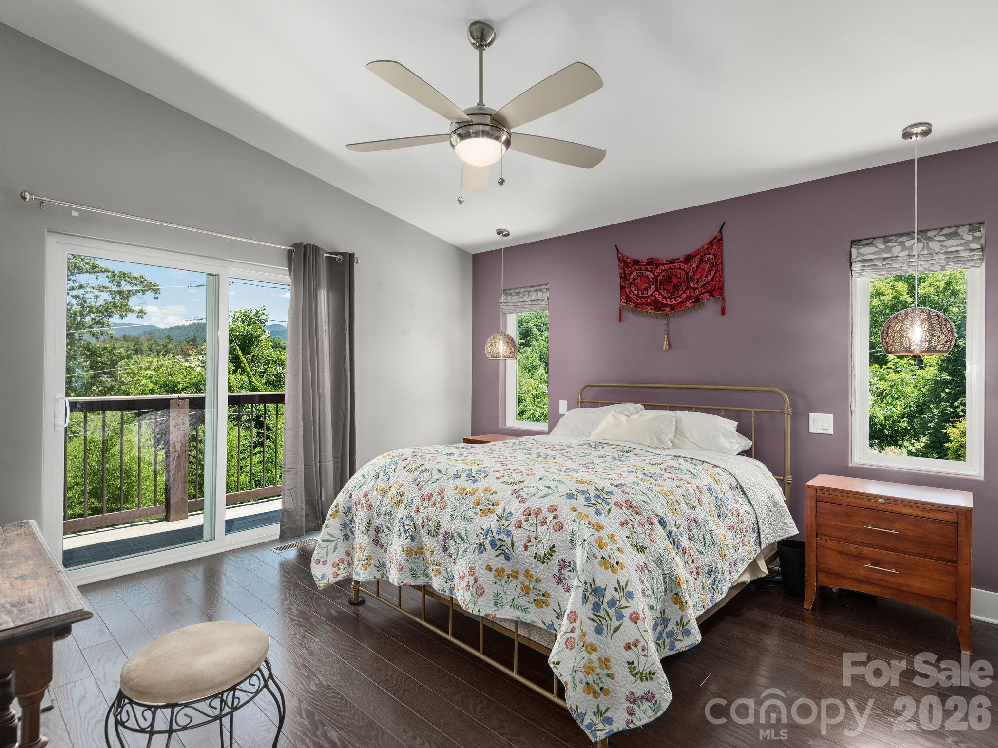 105 Upper Grove Lane — Weaverville
