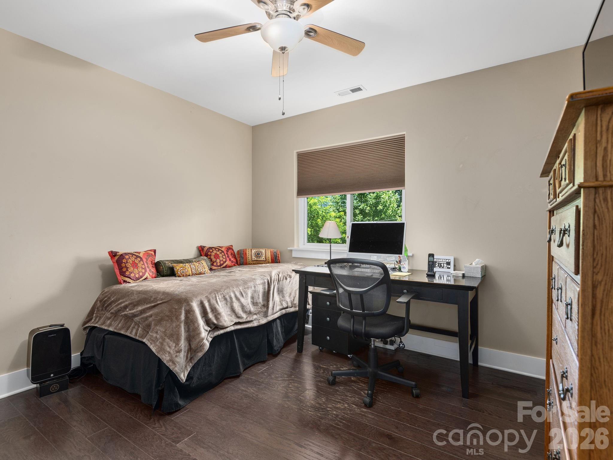 105 Upper Grove Lane — Weaverville