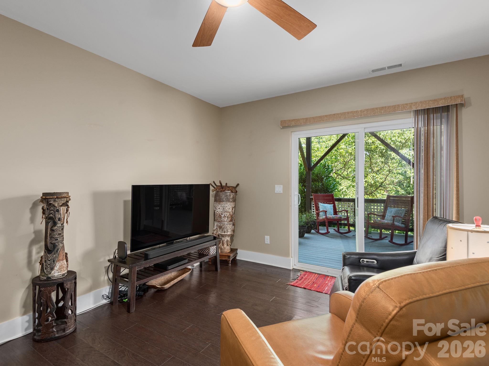 105 Upper Grove Lane — Weaverville