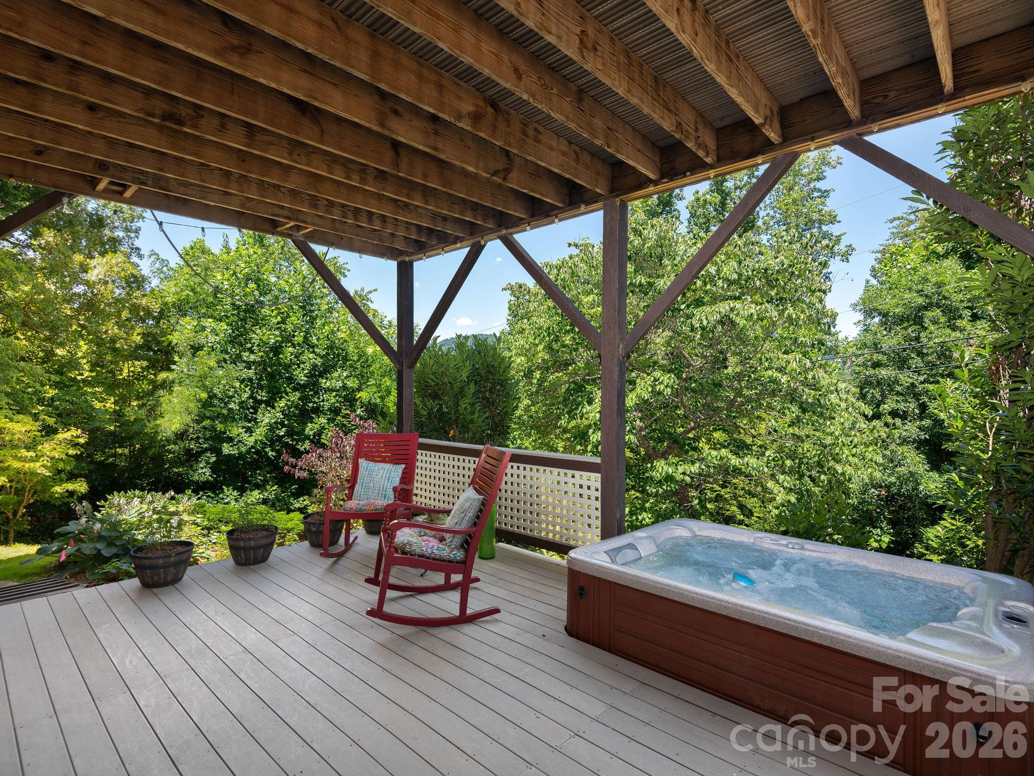 105 Upper Grove Lane — Weaverville