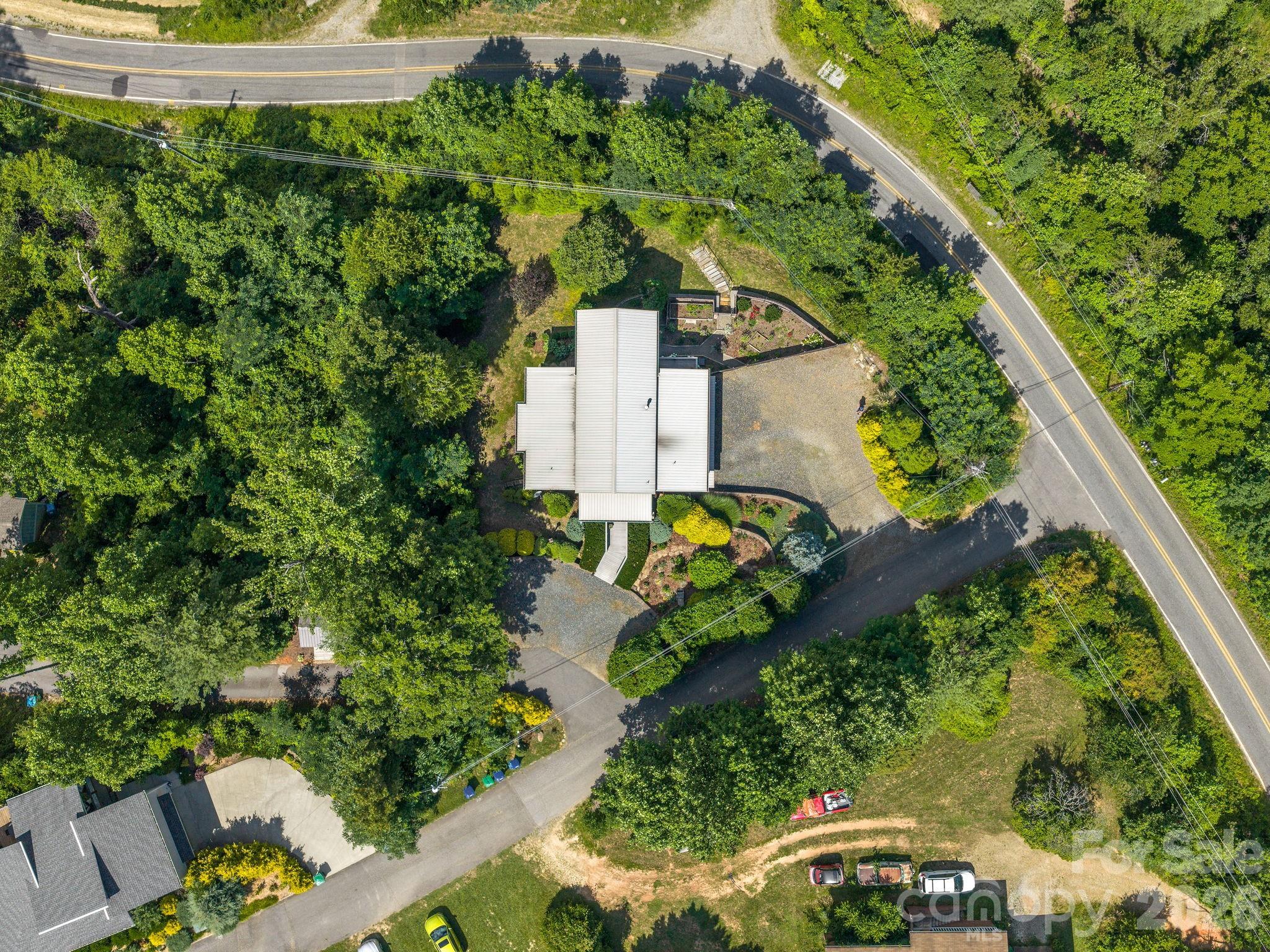 105 Upper Grove Lane — Weaverville