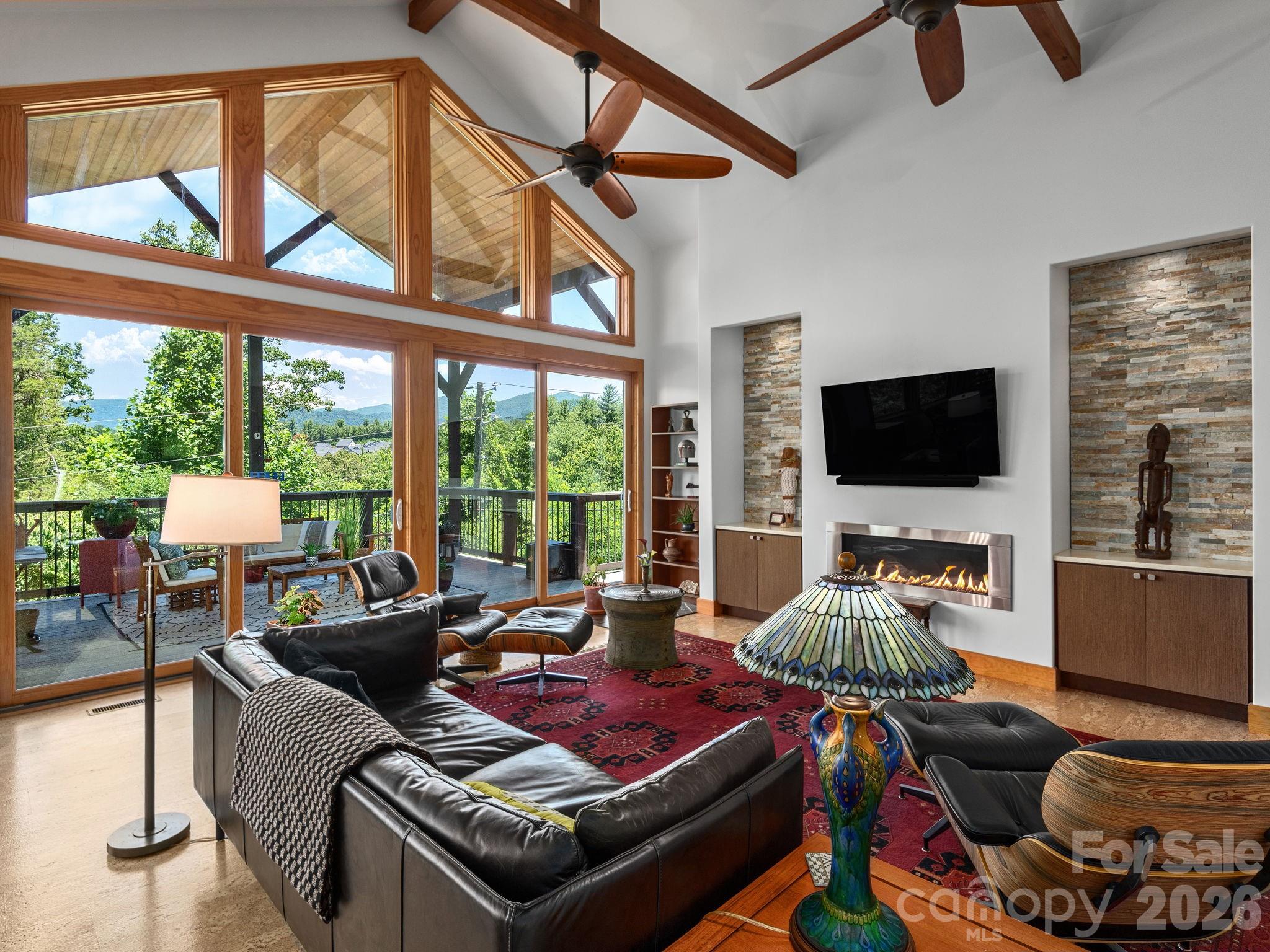 105 Upper Grove Lane — Weaverville