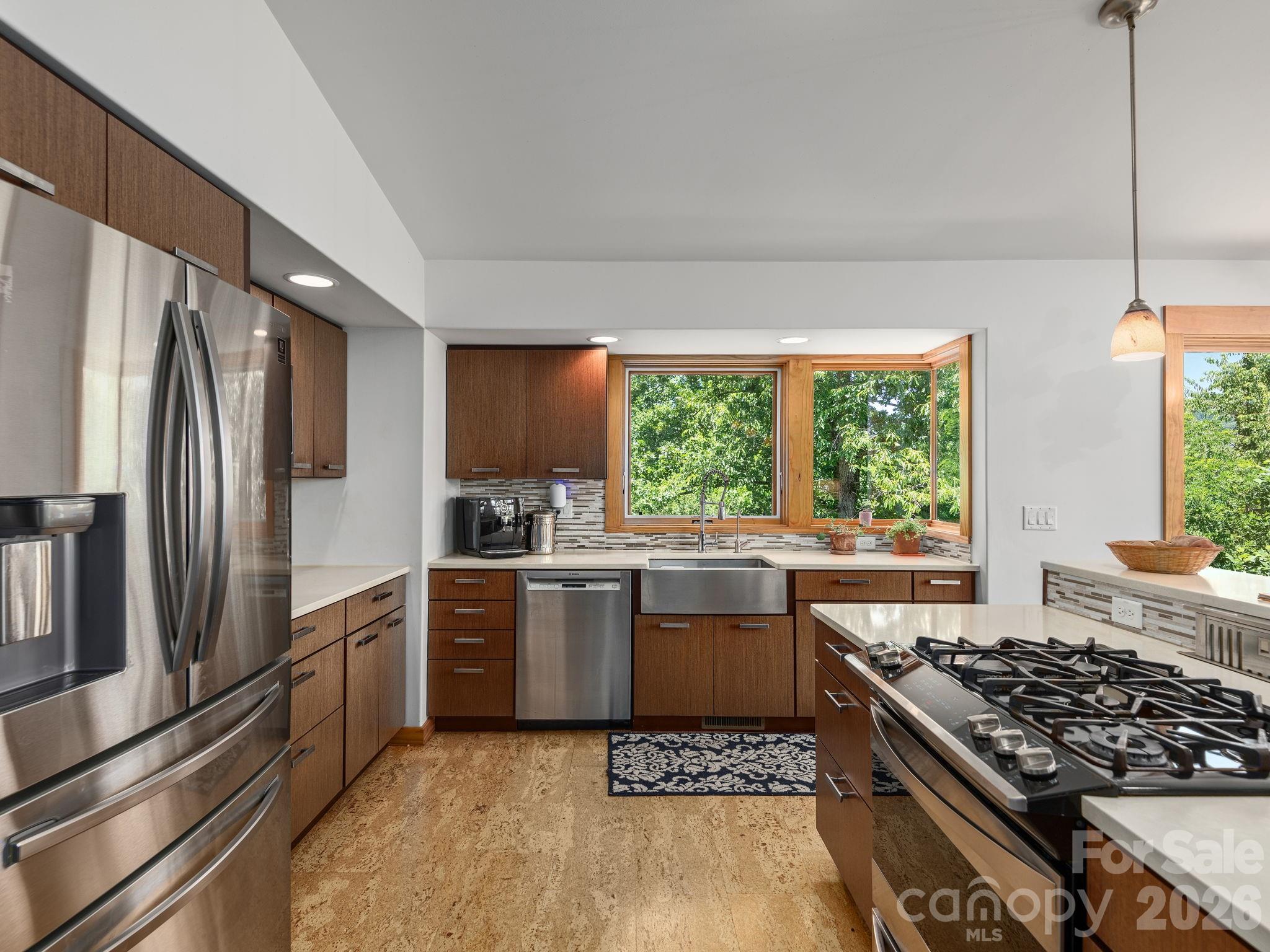 105 Upper Grove Lane — Weaverville