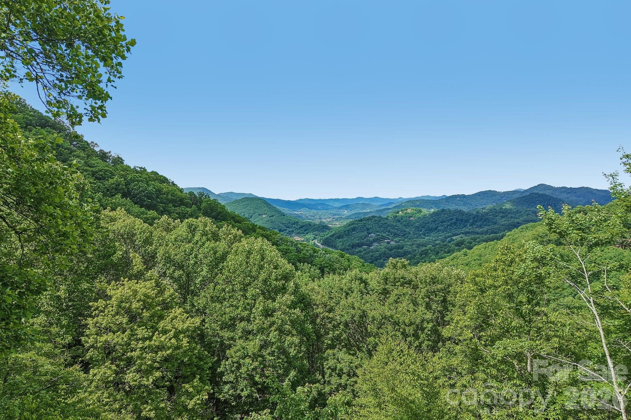 105 Dotsu Trail — Maggie Valley