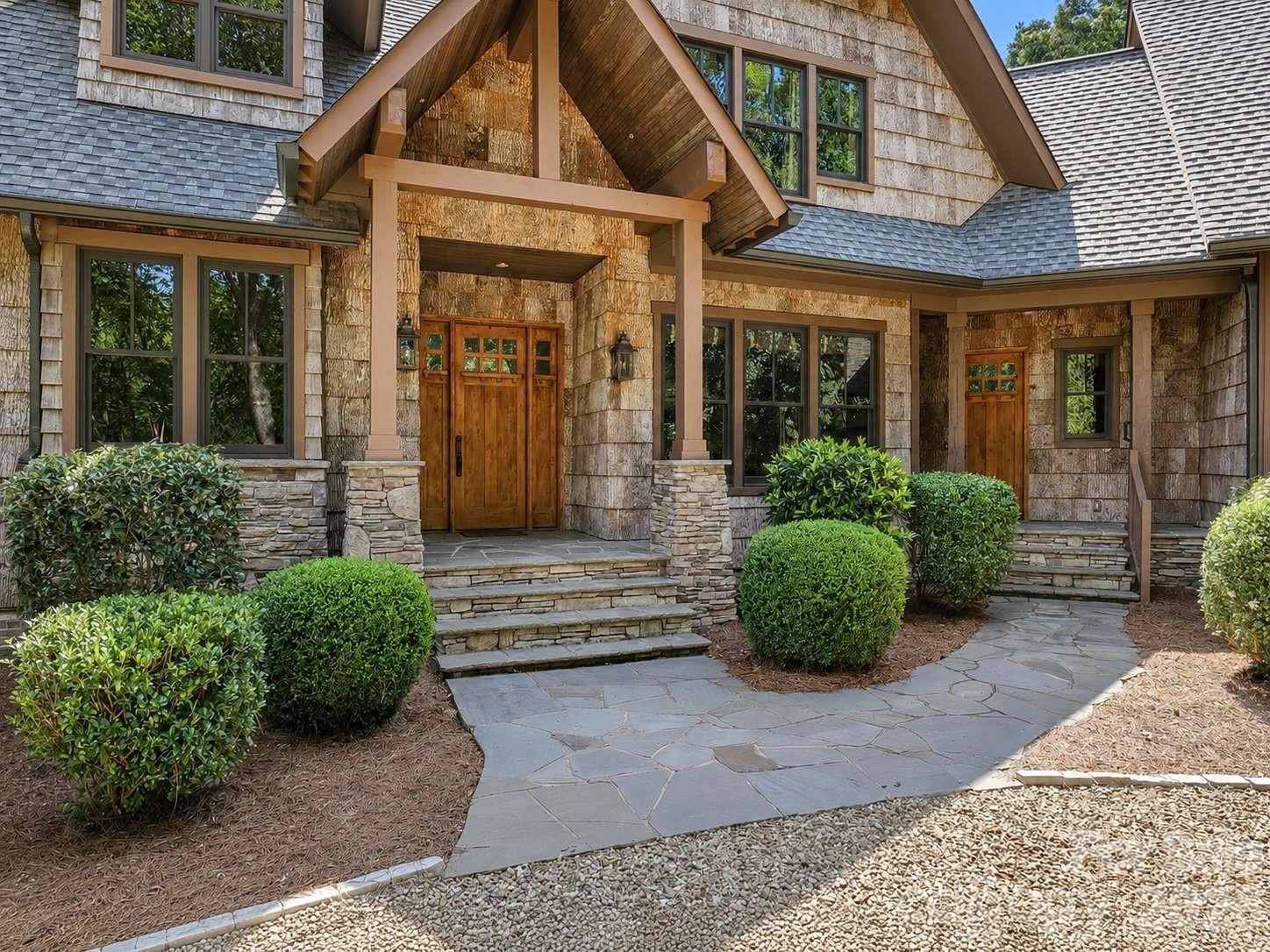 9208 Flying Eagle Lane — Charlotte