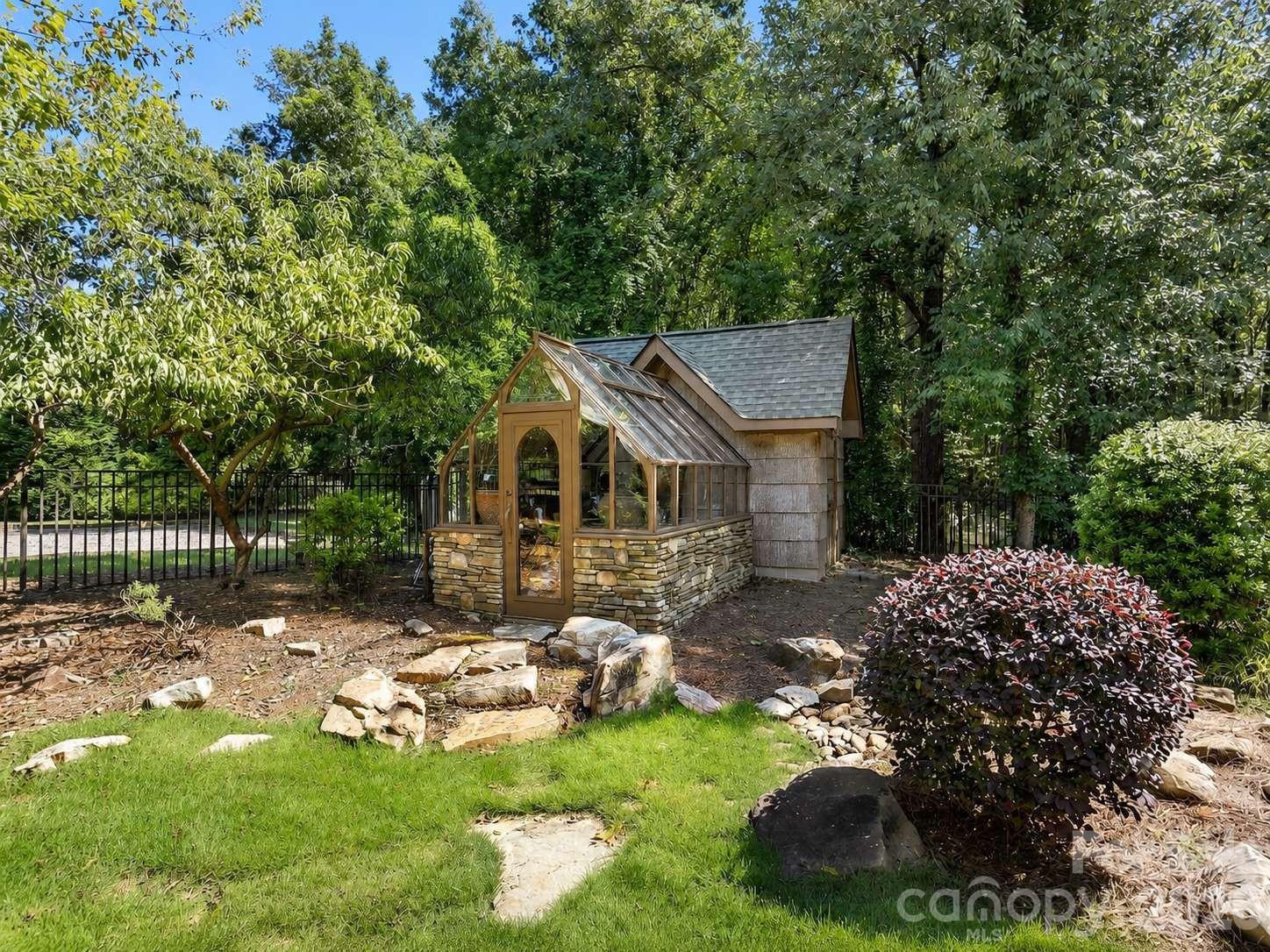 9208 Flying Eagle Lane — Charlotte
