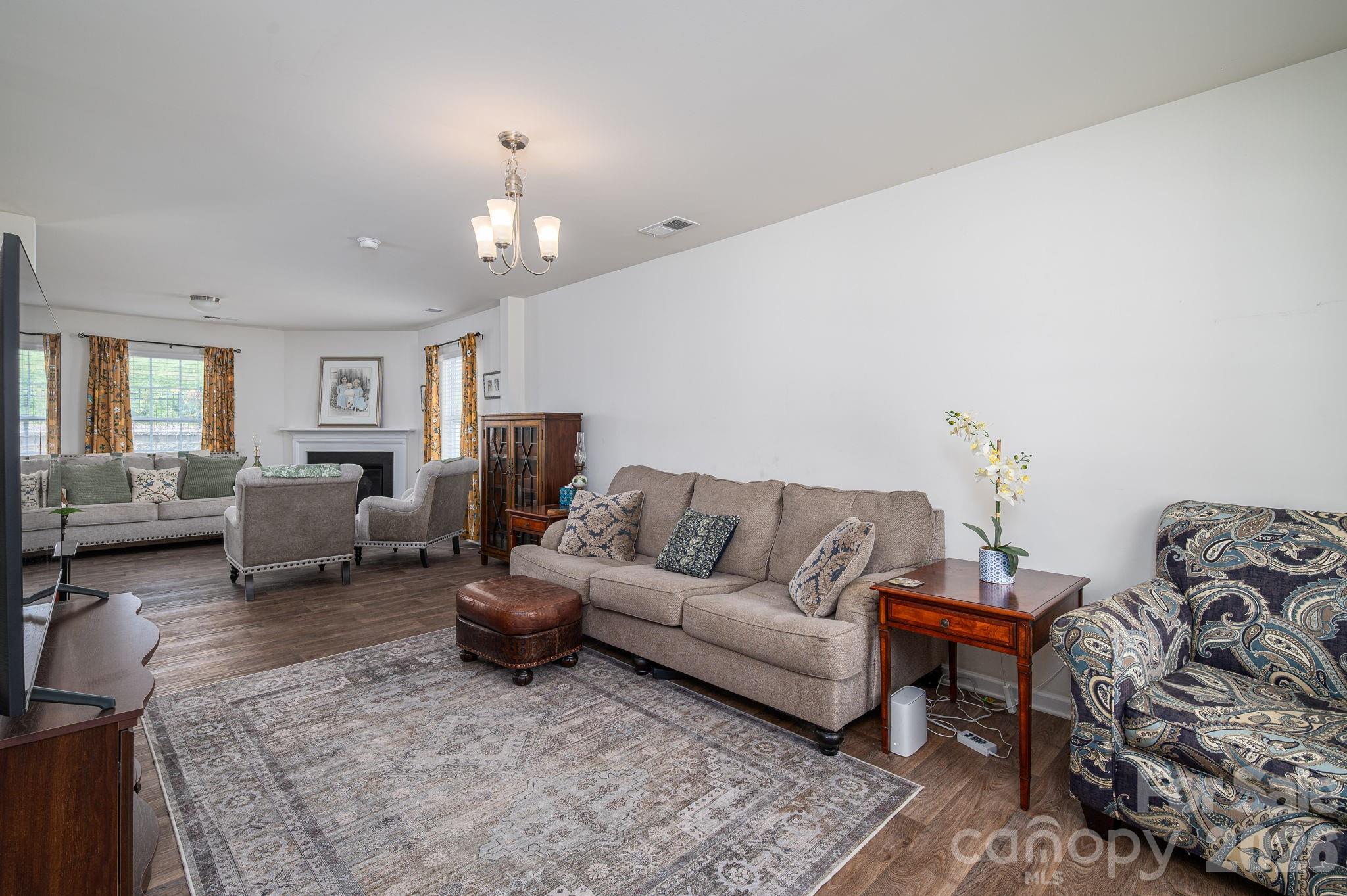 1536 Gaston Mountain Drive — Dallas