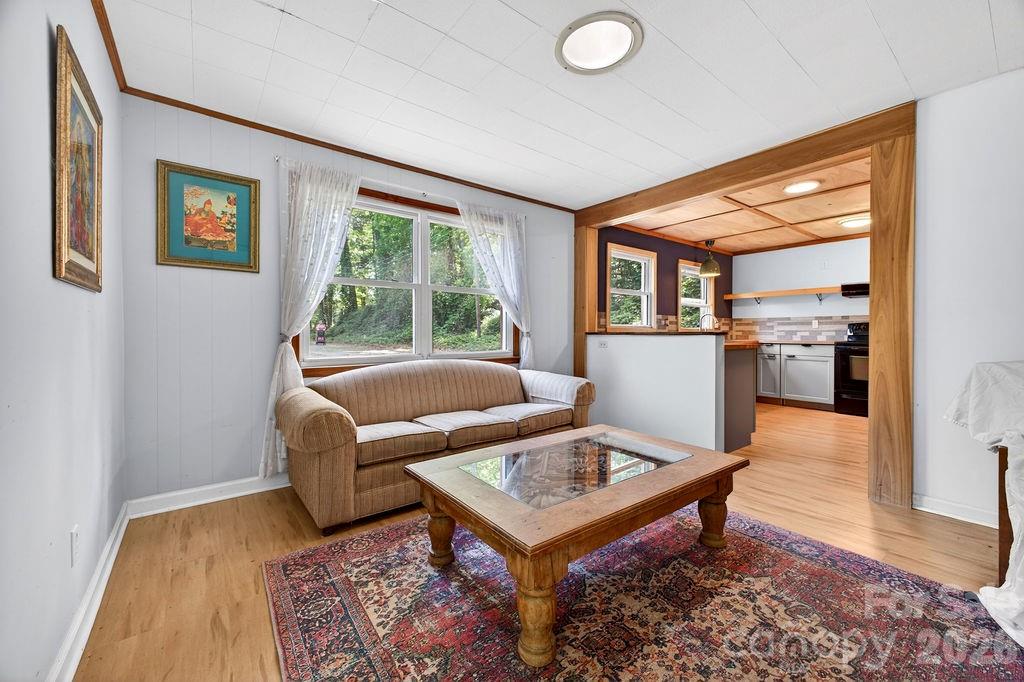 147 Longview Drive — Hendersonville