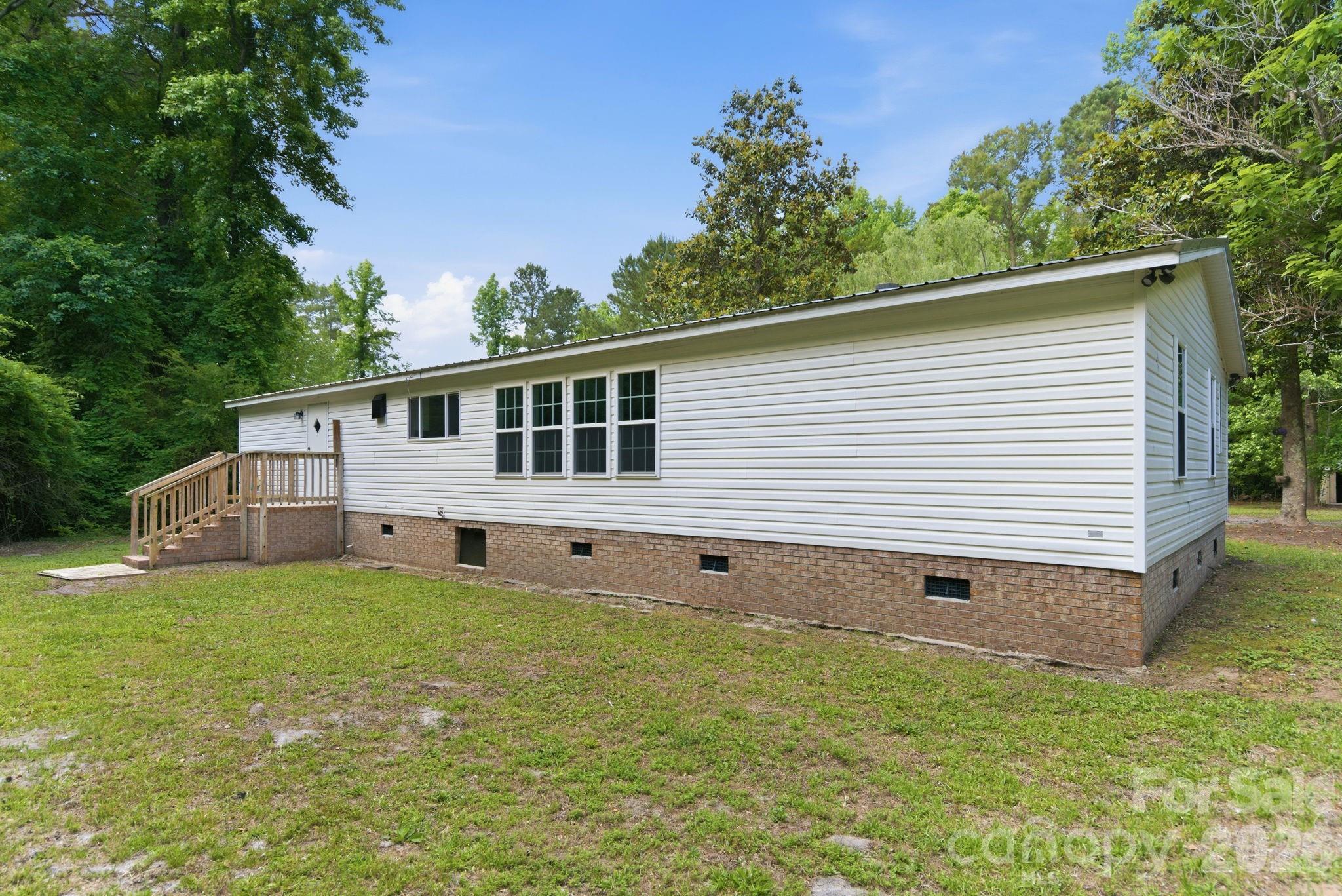 481 Harrell Road — Burgaw