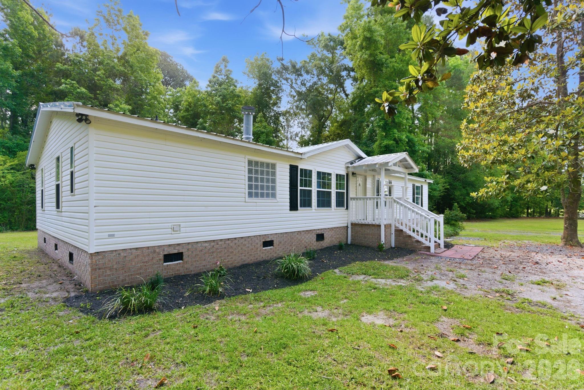 481 Harrell Road — Burgaw