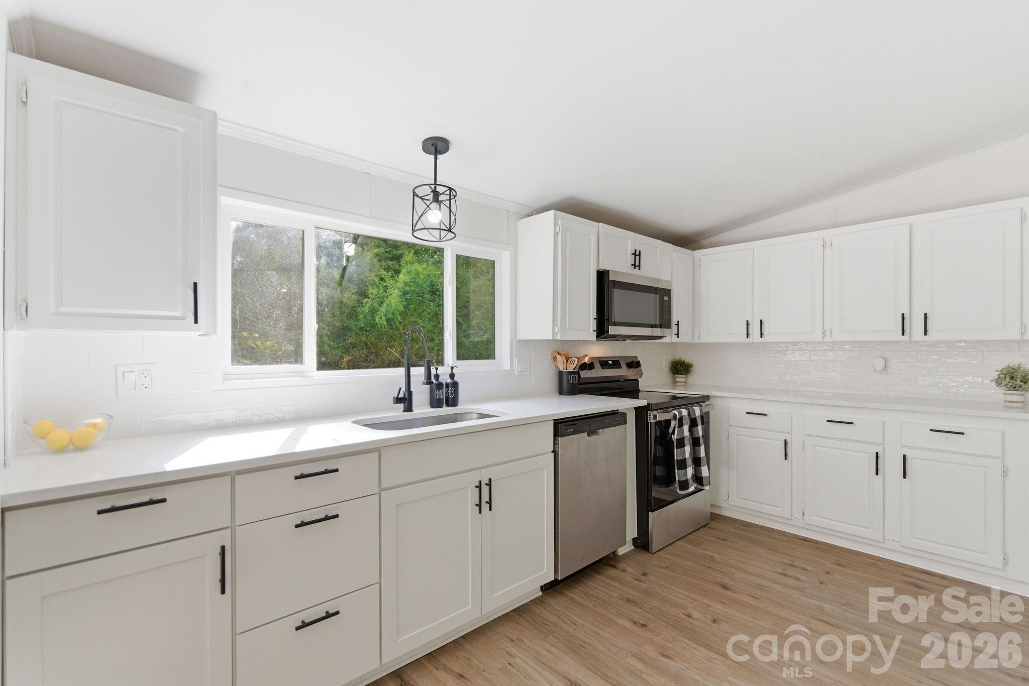 481 Harrell Road — Burgaw