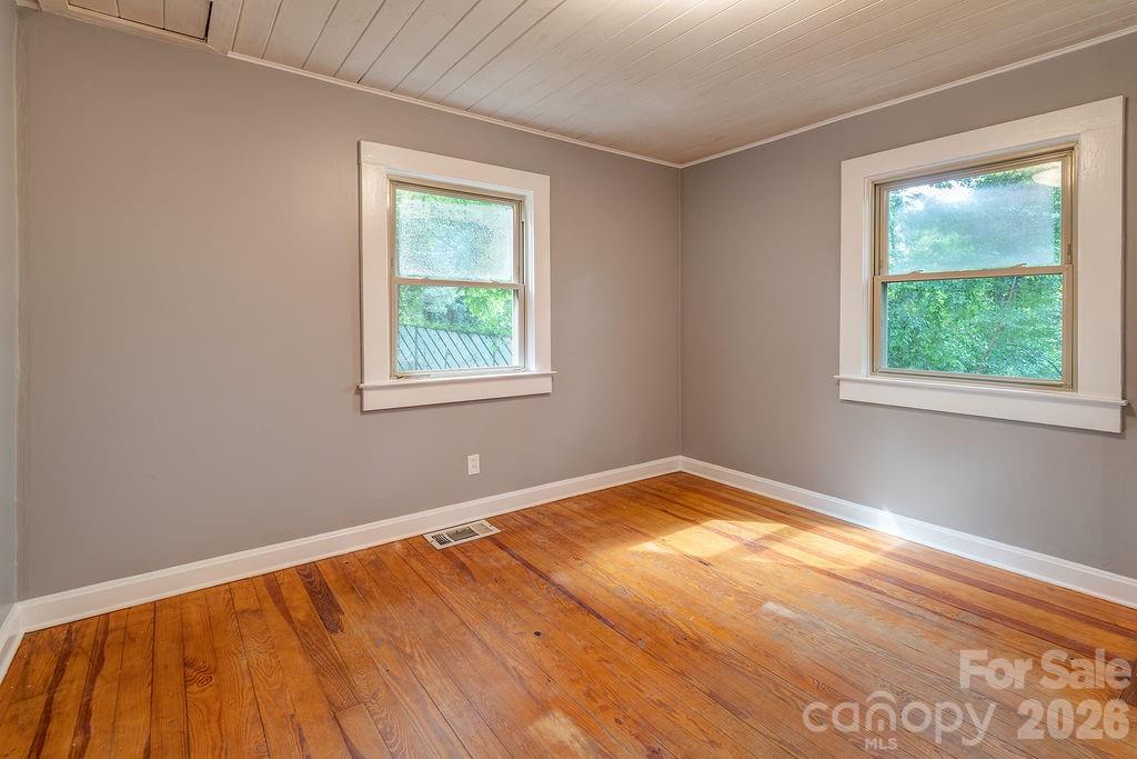 1 Narbeth Road — Asheville
