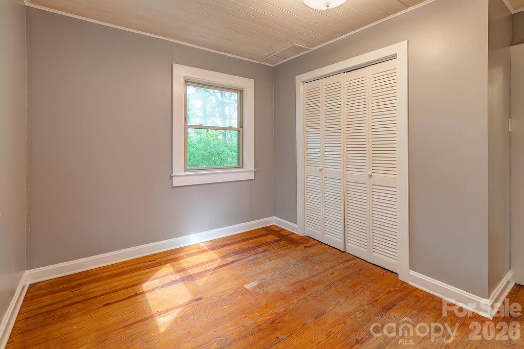 1 Narbeth Road — Asheville