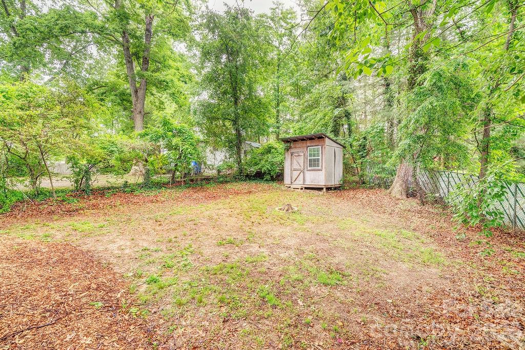 1 Narbeth Road — Asheville