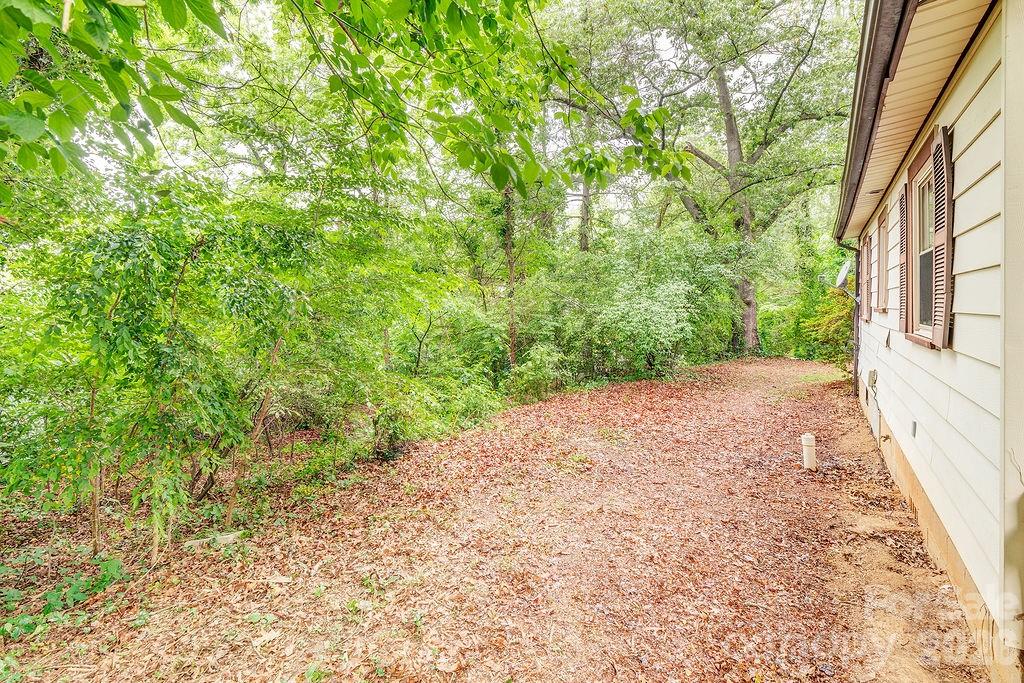 1 Narbeth Road — Asheville
