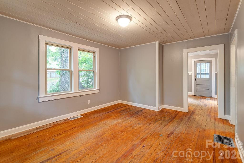 1 Narbeth Road — Asheville