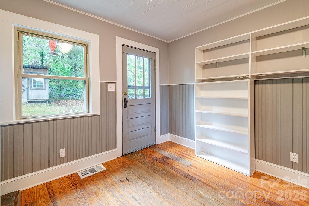 1 Narbeth Road — Asheville