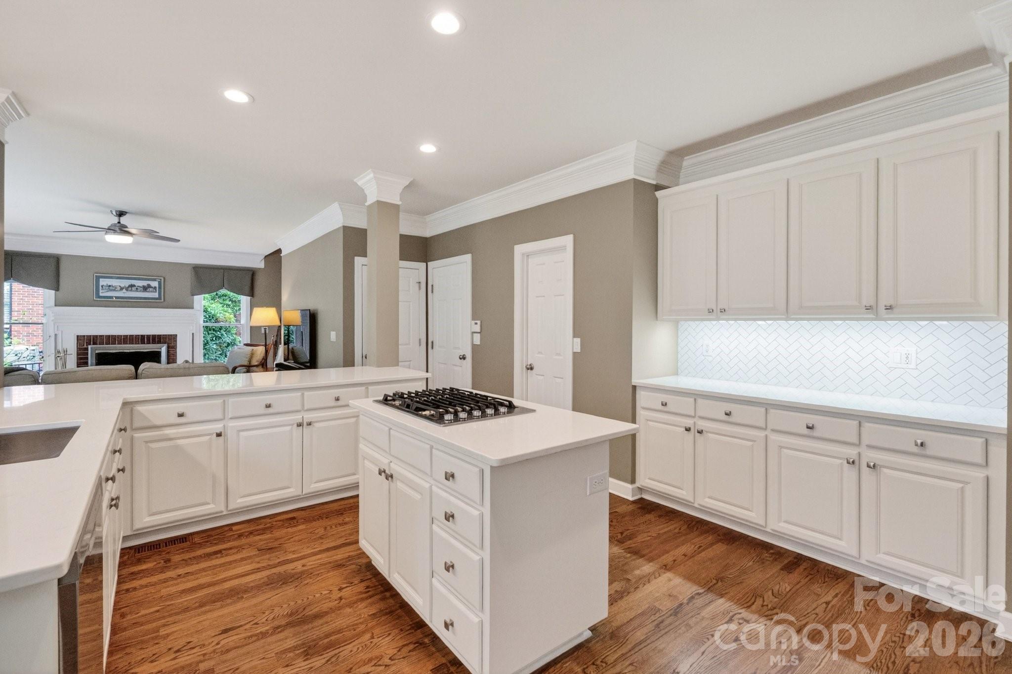 12230 Farnborough Road — Huntersville