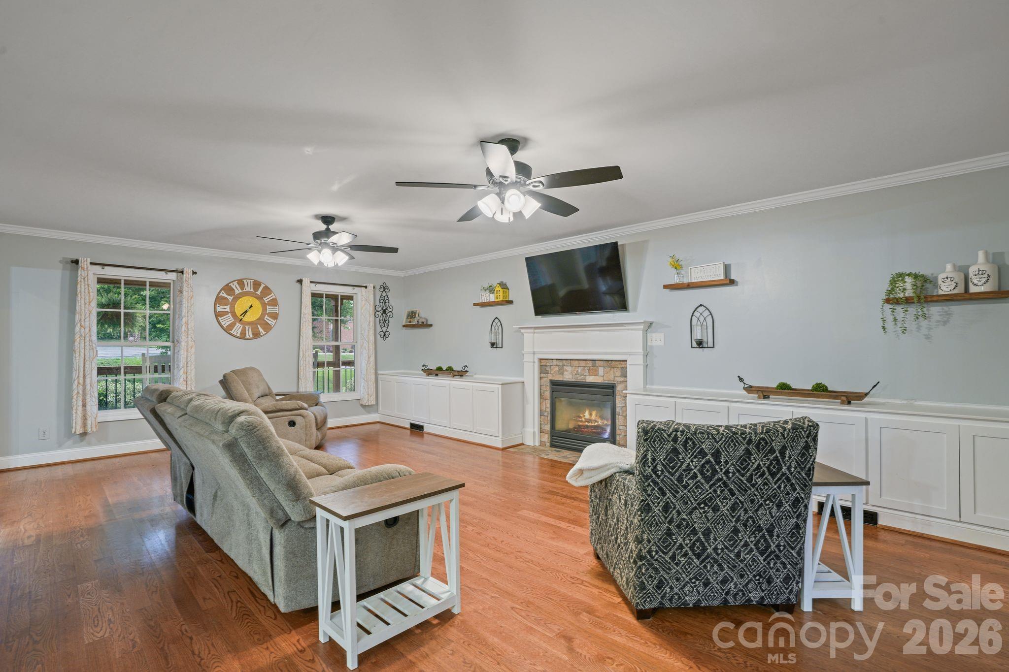 4616 20th Street Place NE — Hickory