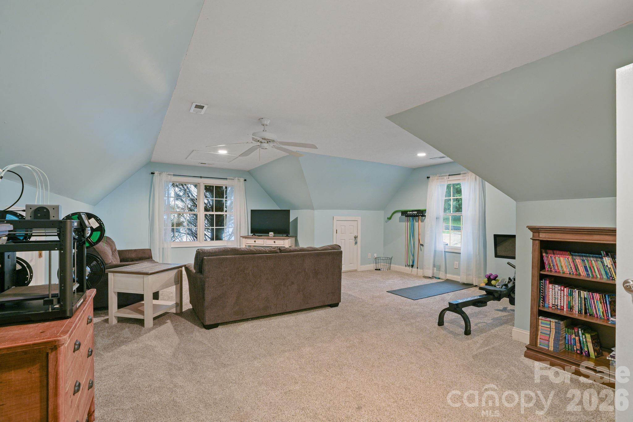 4616 20th Street Place NE — Hickory