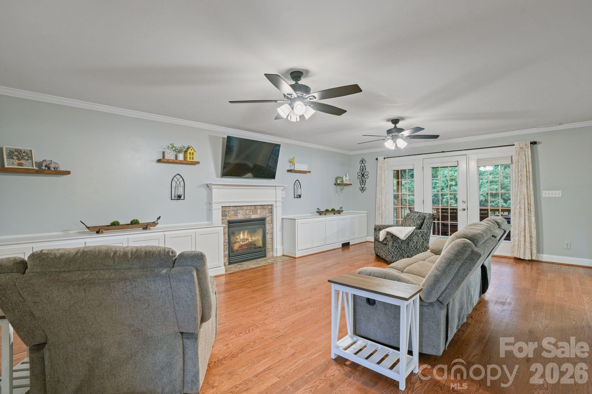 4616 20th Street Place NE — Hickory
