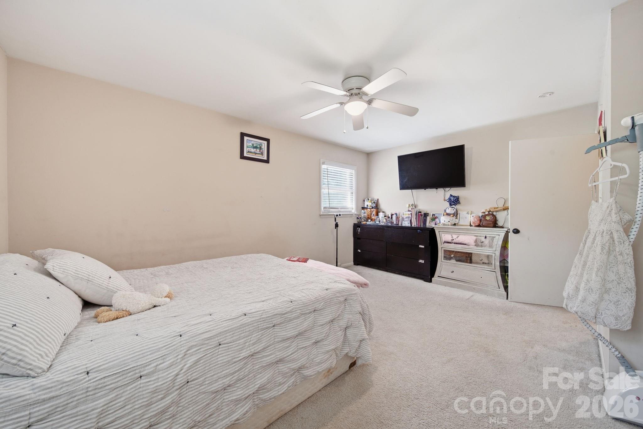 970 23rd Avenue NE — Hickory