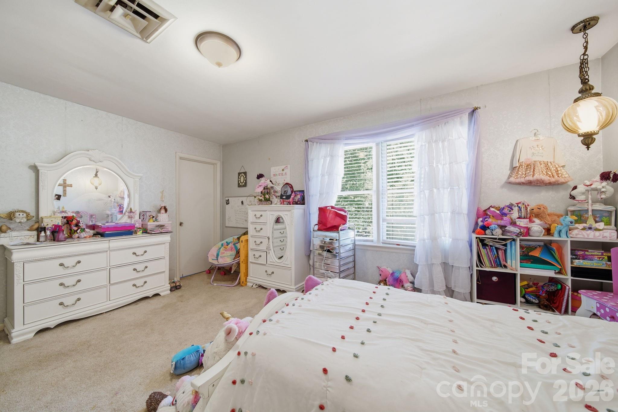 970 23rd Avenue NE — Hickory