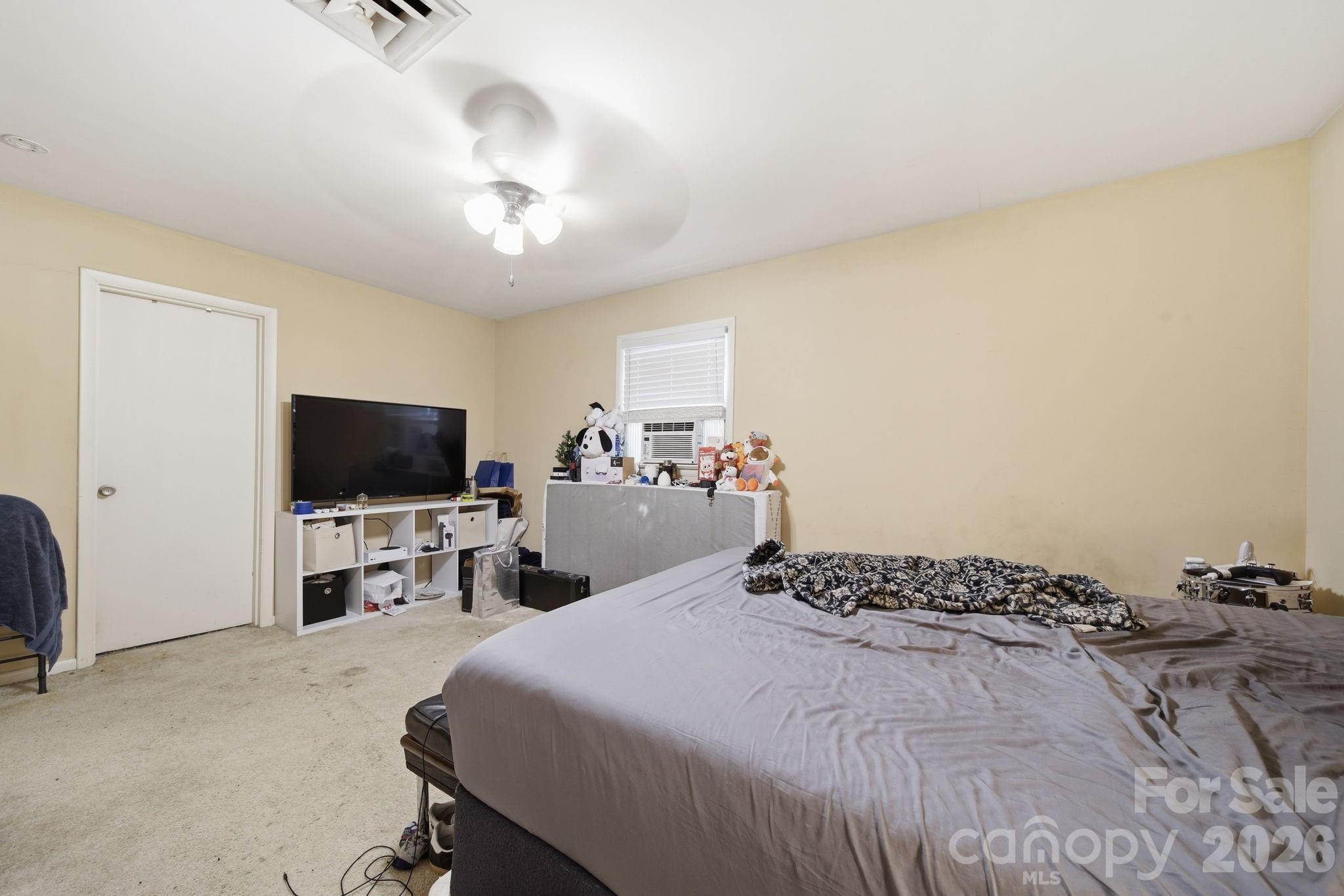 970 23rd Avenue NE — Hickory