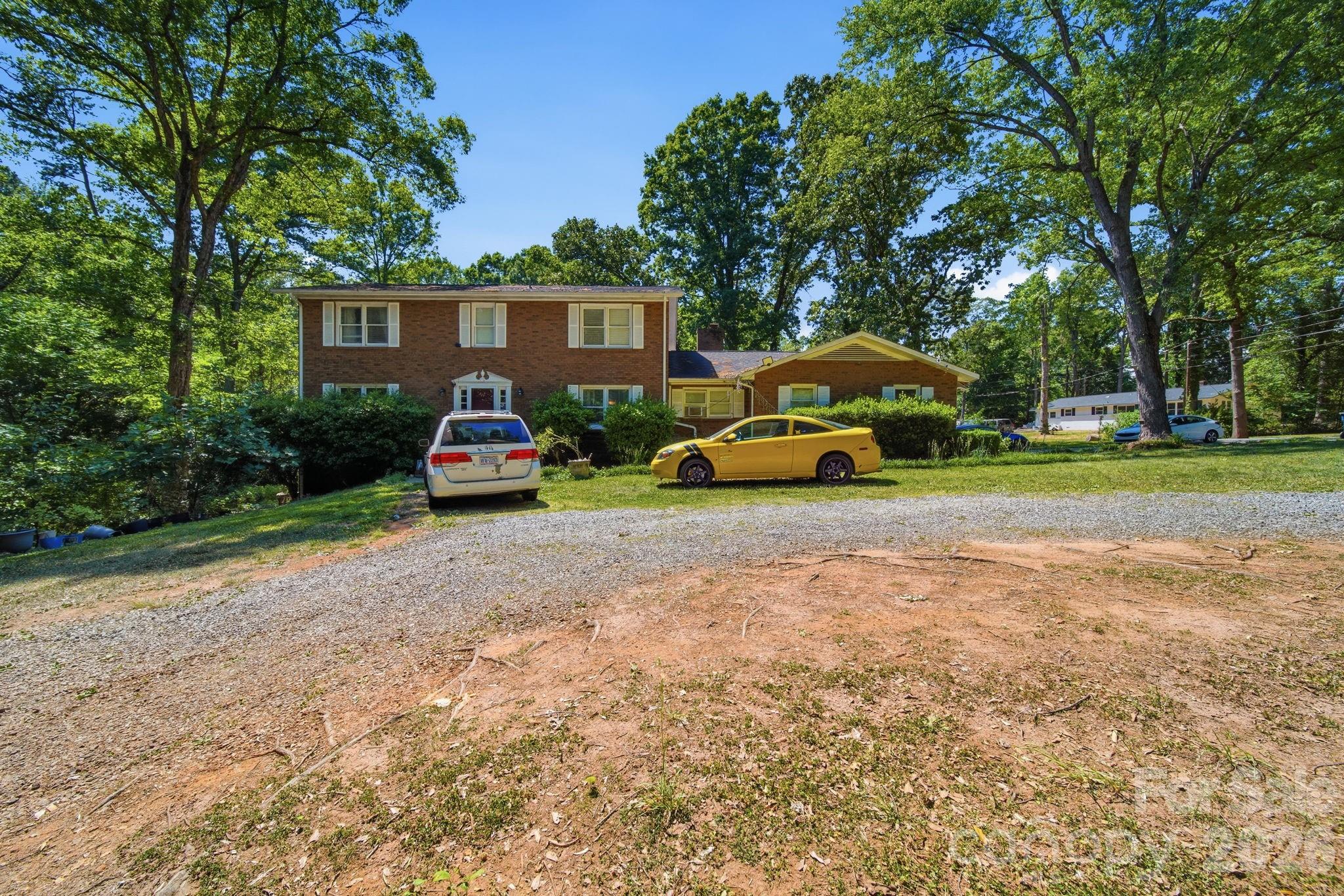 970 23rd Avenue NE — Hickory