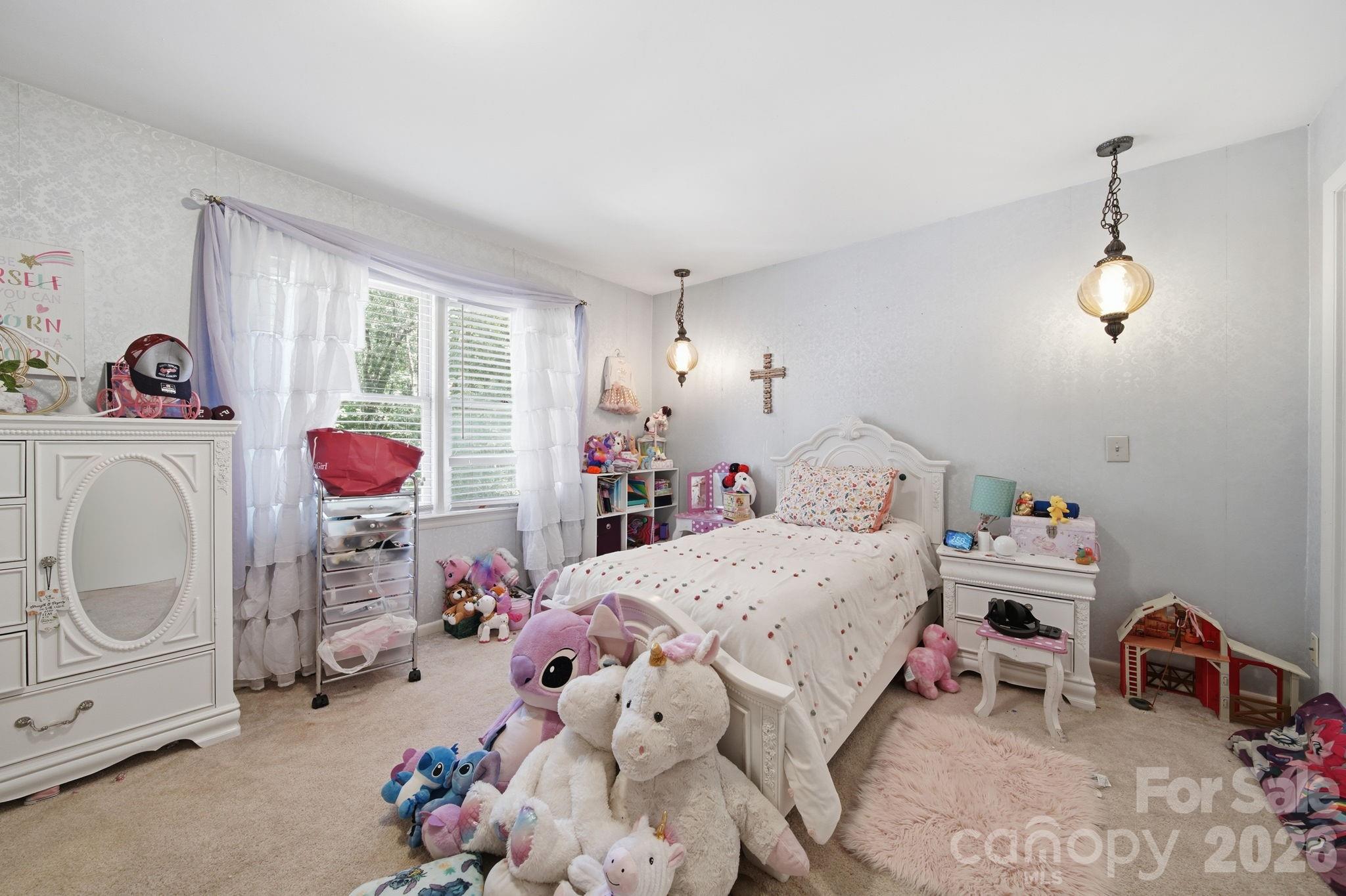 970 23rd Avenue NE — Hickory