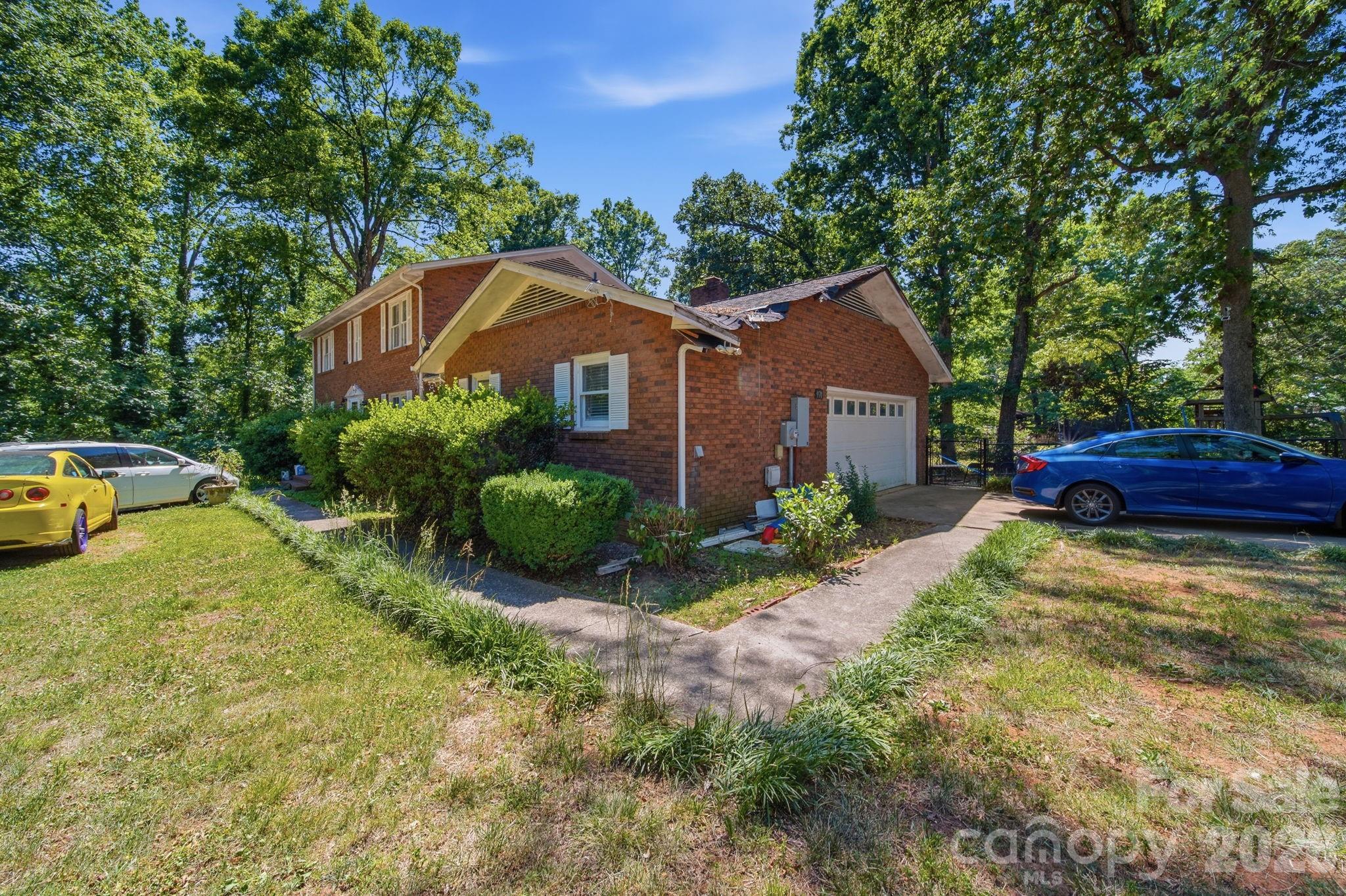 970 23rd Avenue NE — Hickory