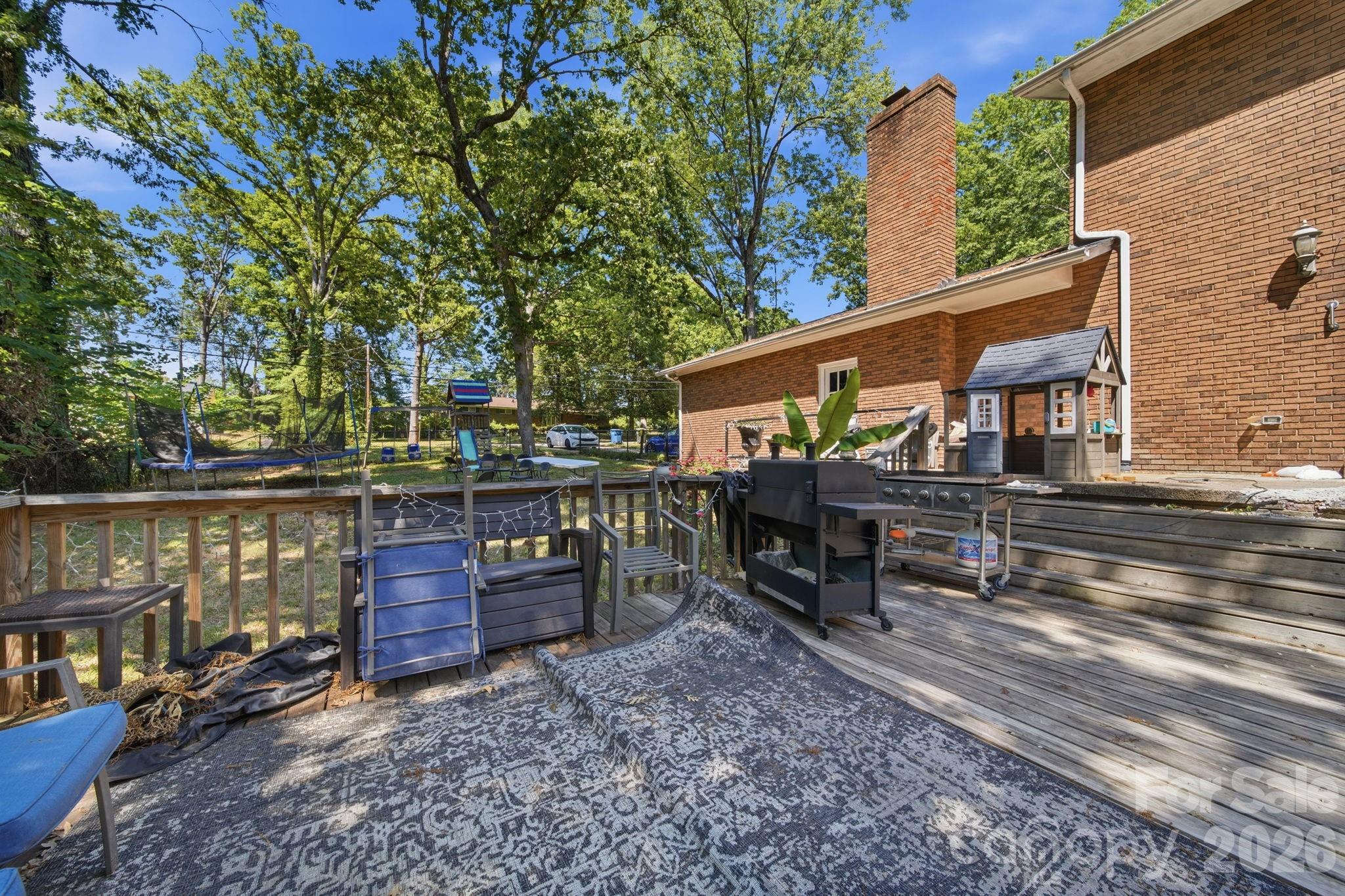 970 23rd Avenue NE — Hickory