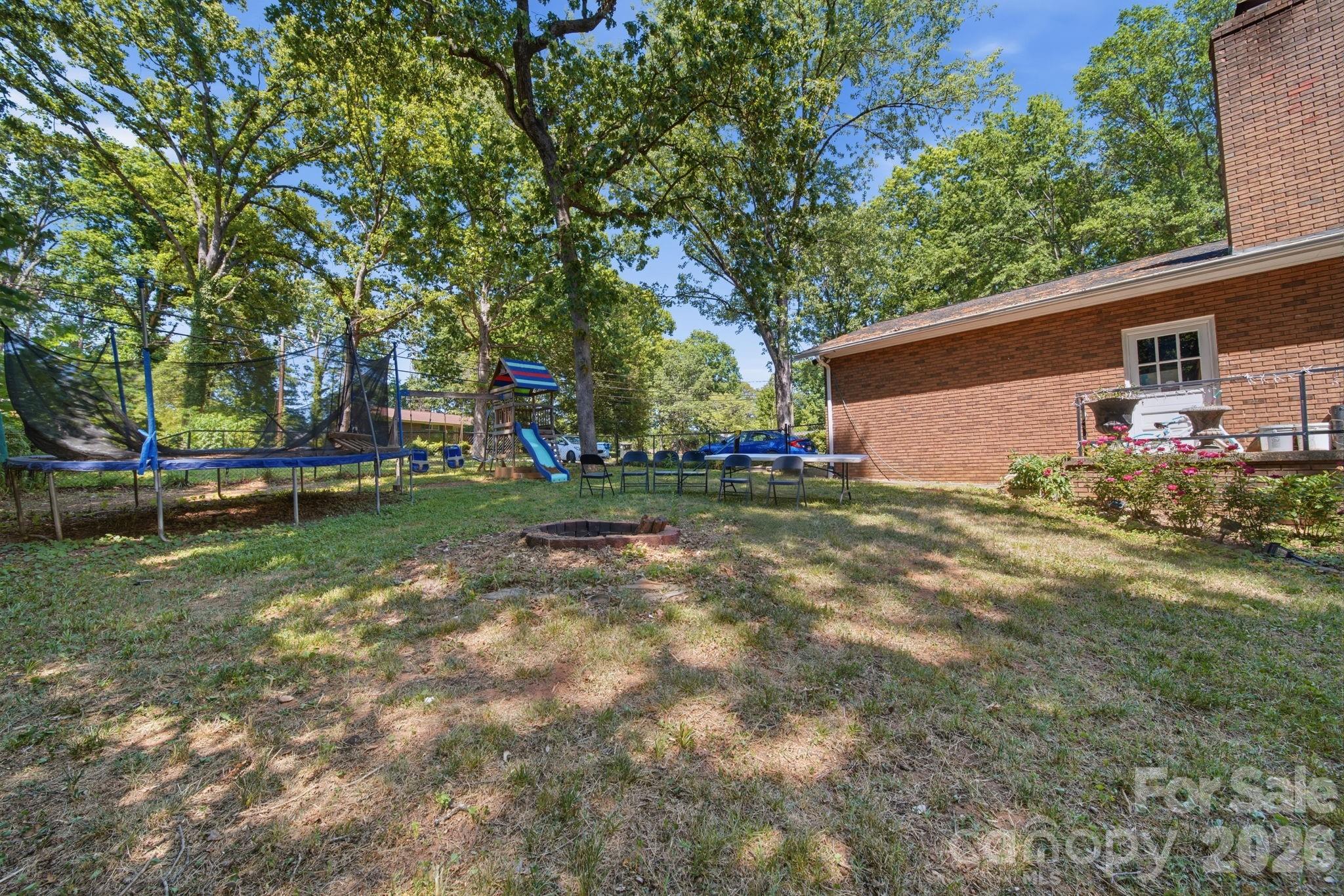 970 23rd Avenue NE — Hickory