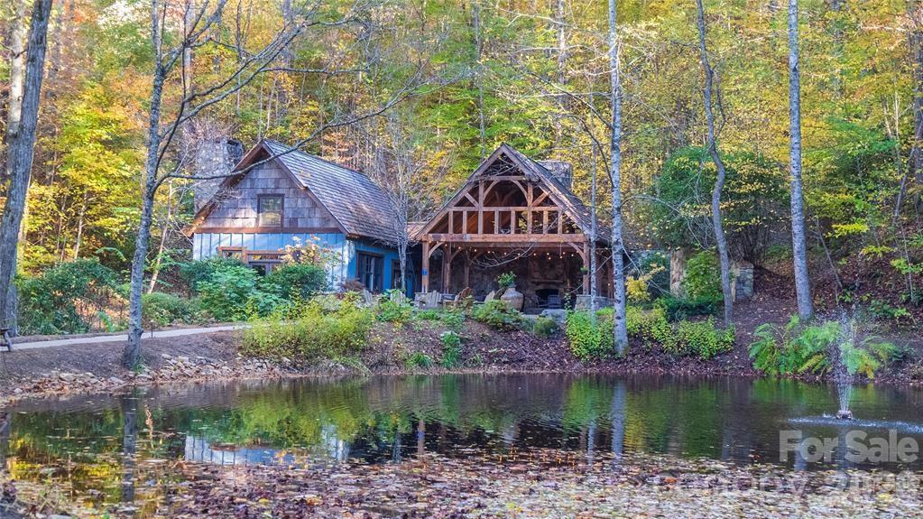 65 Whispering Falls Court — Tuckasegee