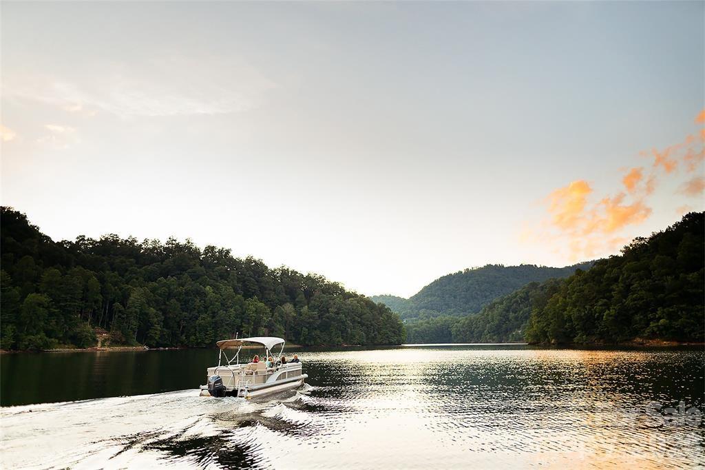 65 Whispering Falls Court — Tuckasegee