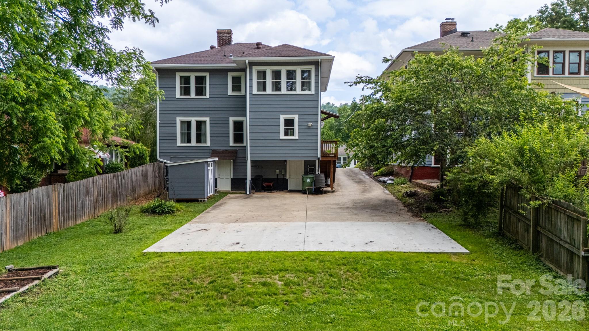 60 Austin Avenue — Asheville