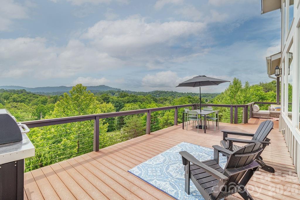 18 Adas Way — Weaverville