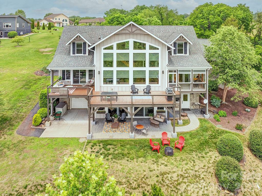 18 Adas Way — Weaverville