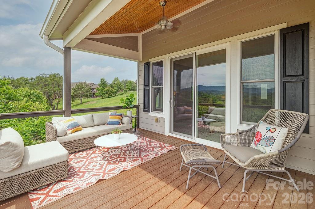 18 Adas Way — Weaverville