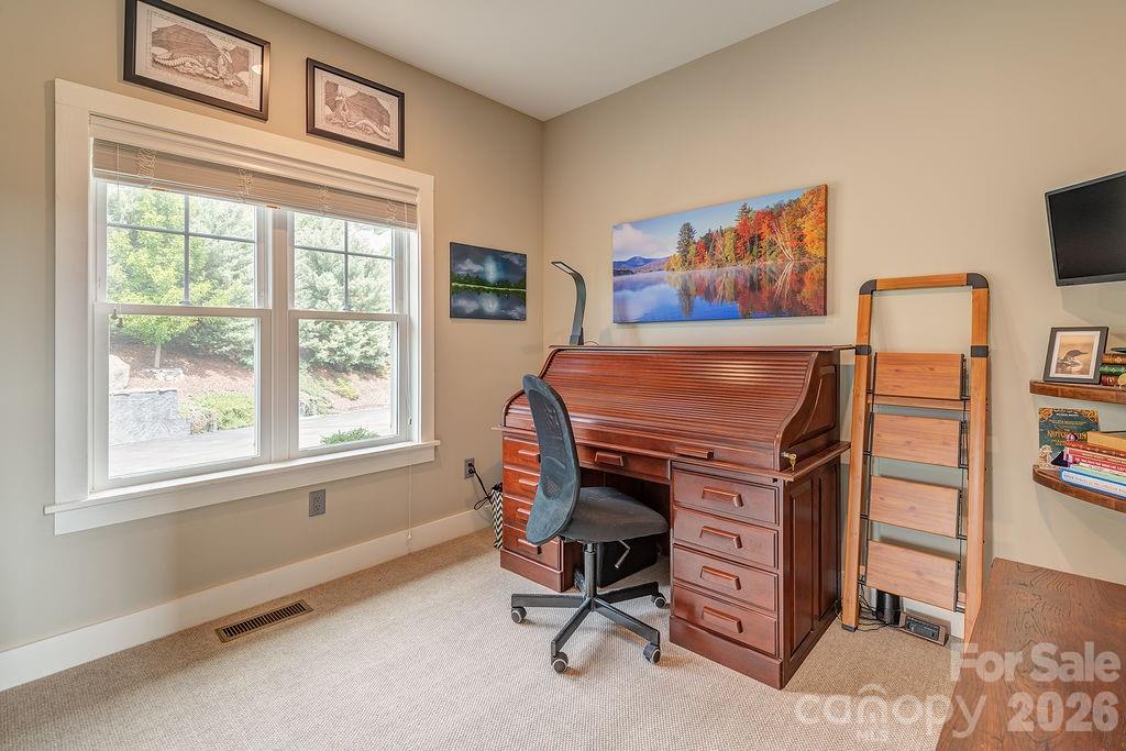 18 Adas Way — Weaverville