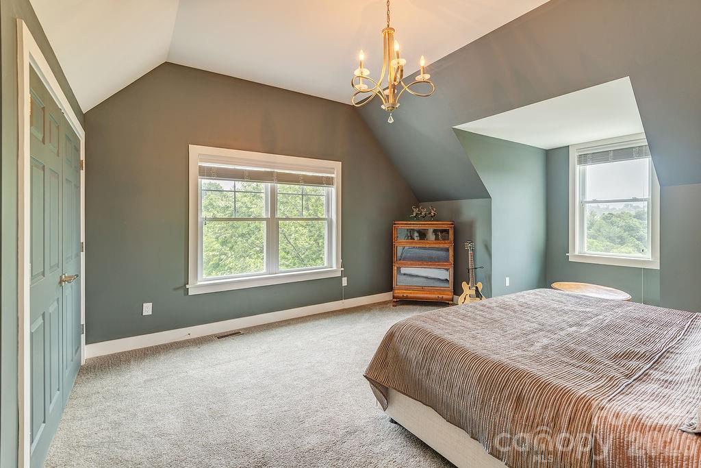 18 Adas Way — Weaverville