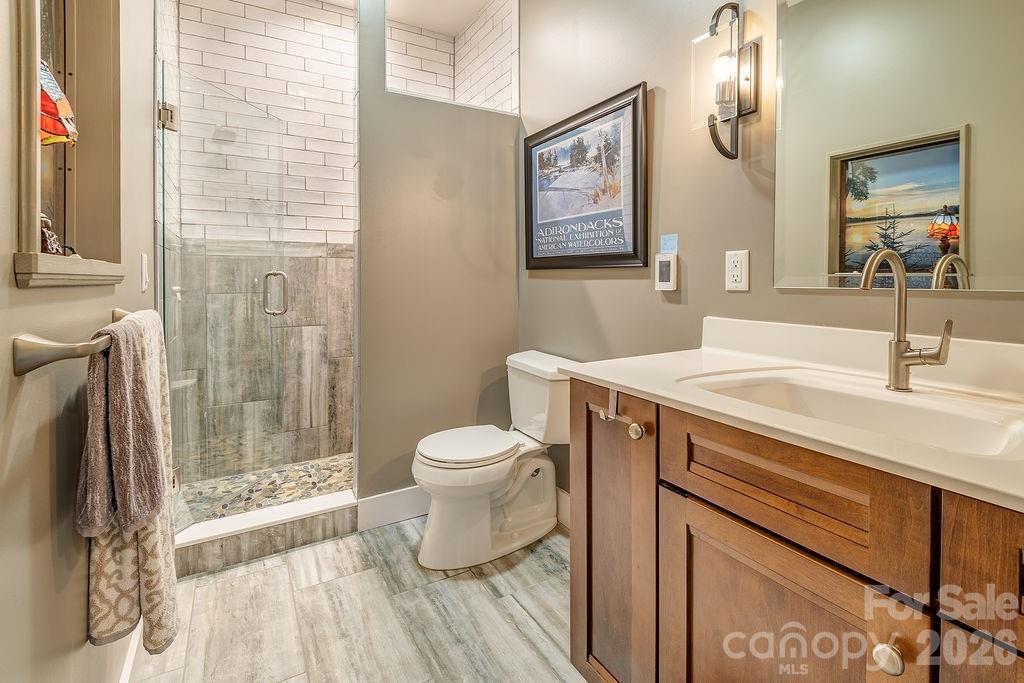 18 Adas Way — Weaverville