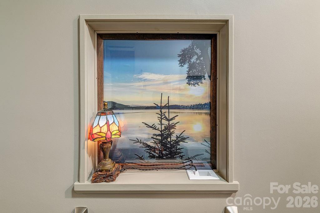 18 Adas Way — Weaverville