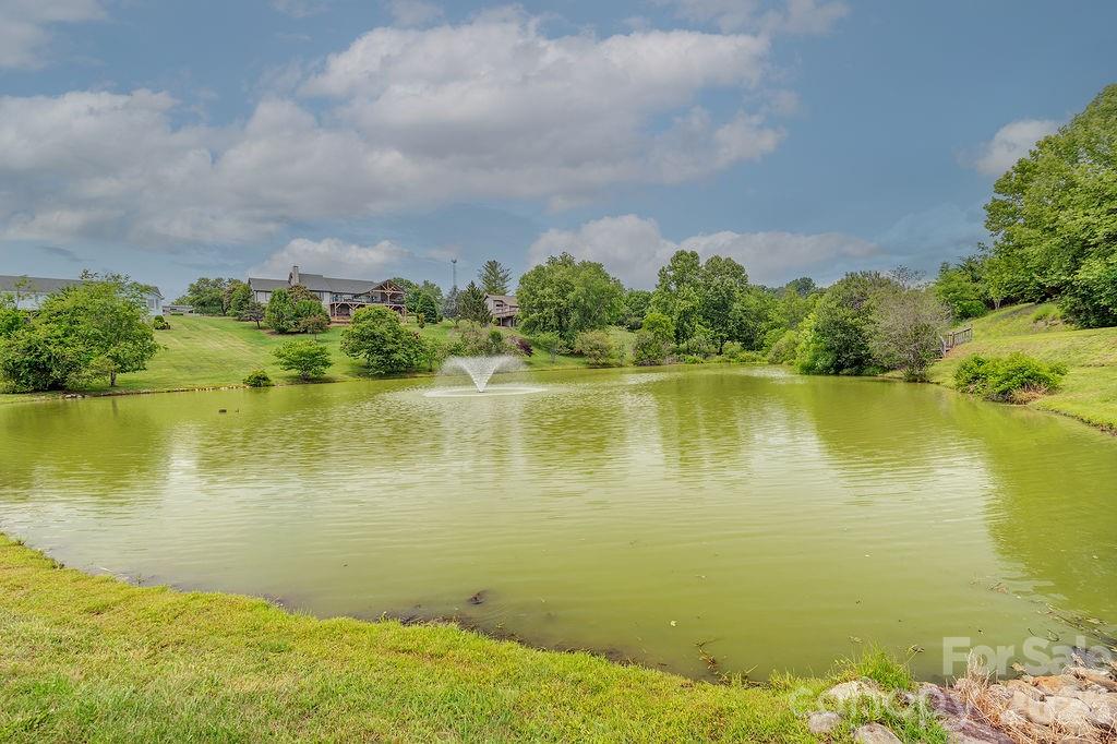 18 Adas Way — Weaverville