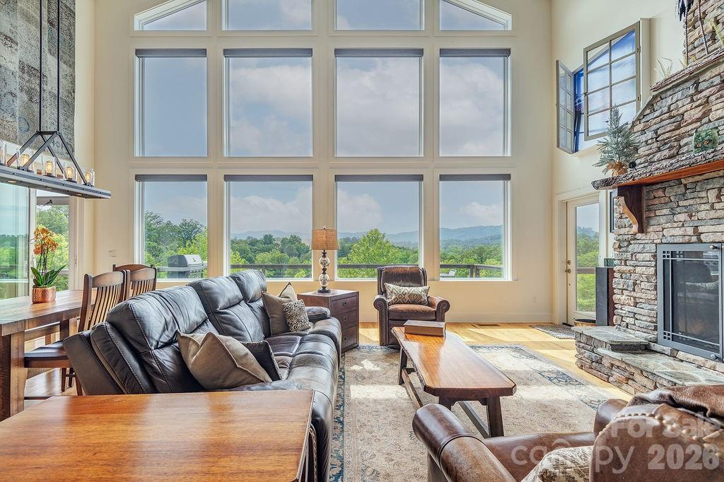 18 Adas Way — Weaverville